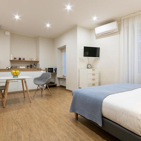 Aqualago Casa Vacanze Apartment C Verbania Bagian luar foto